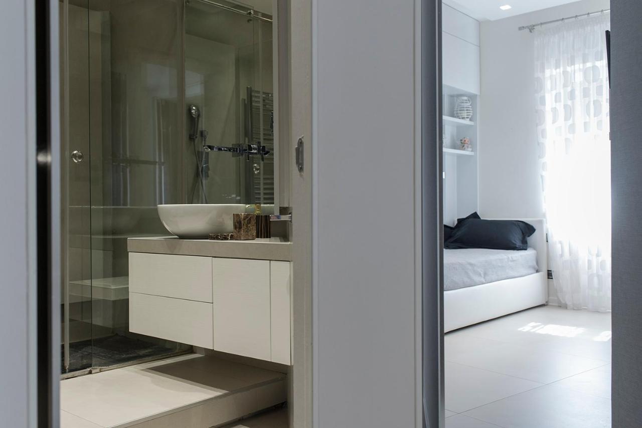 Crystal Skyline Neapolis Apartment Bagian luar foto