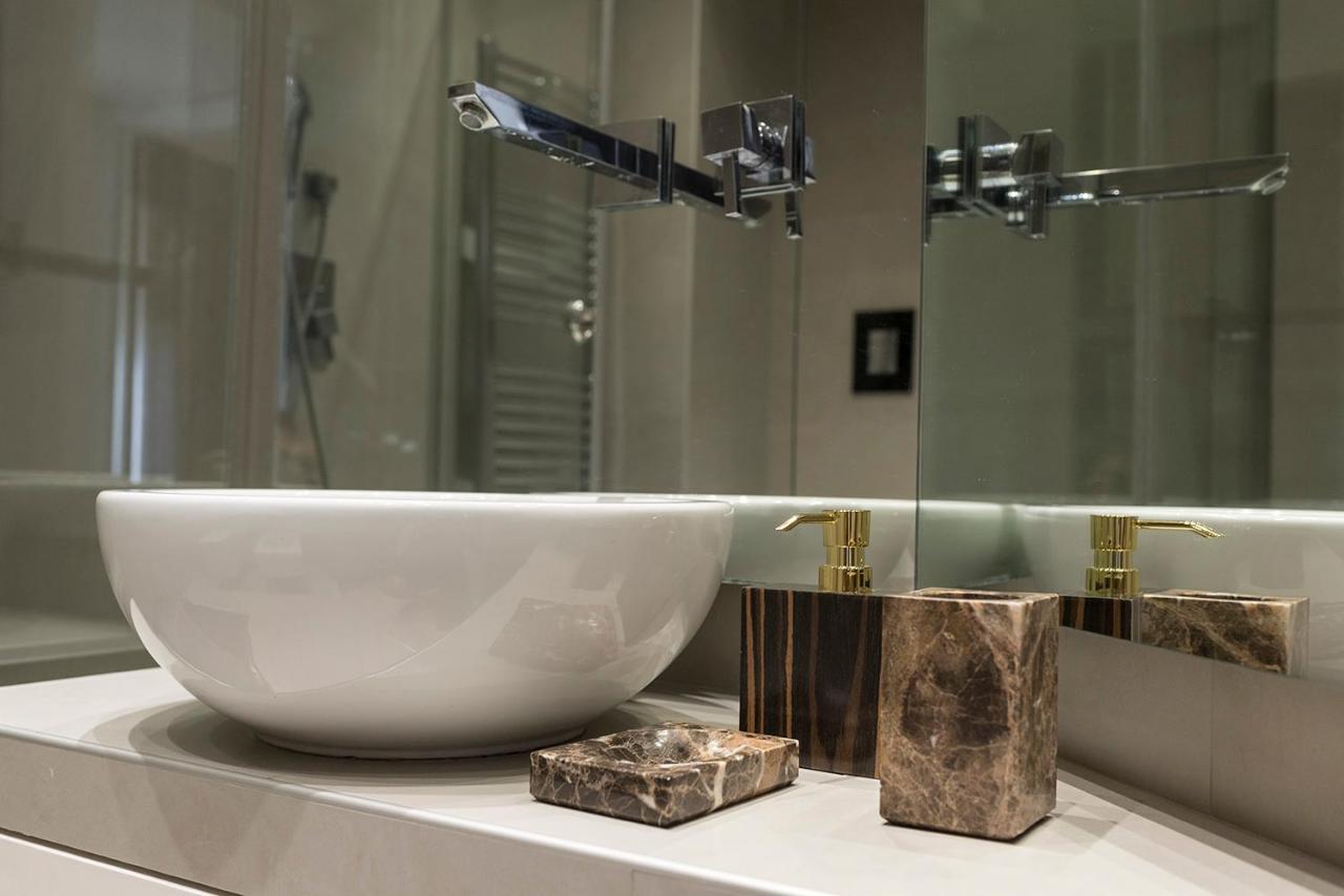 Crystal Skyline Neapolis Apartment Bagian luar foto
