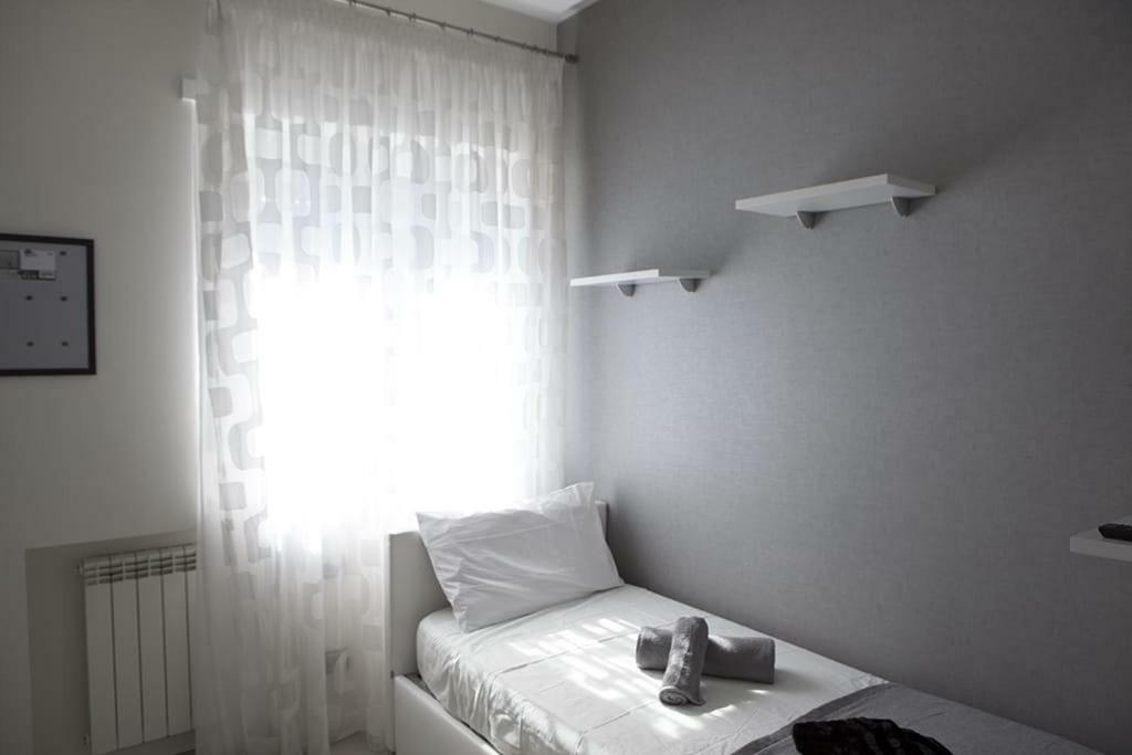 Crystal Skyline Neapolis Apartment Bagian luar foto