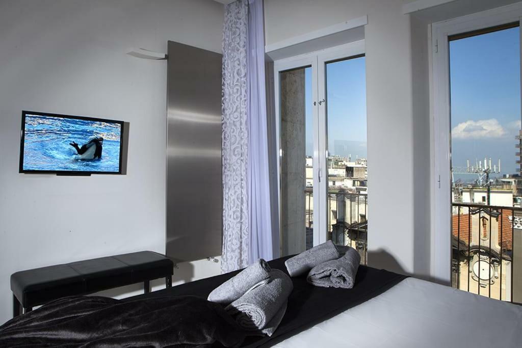 Crystal Skyline Neapolis Apartment Bagian luar foto