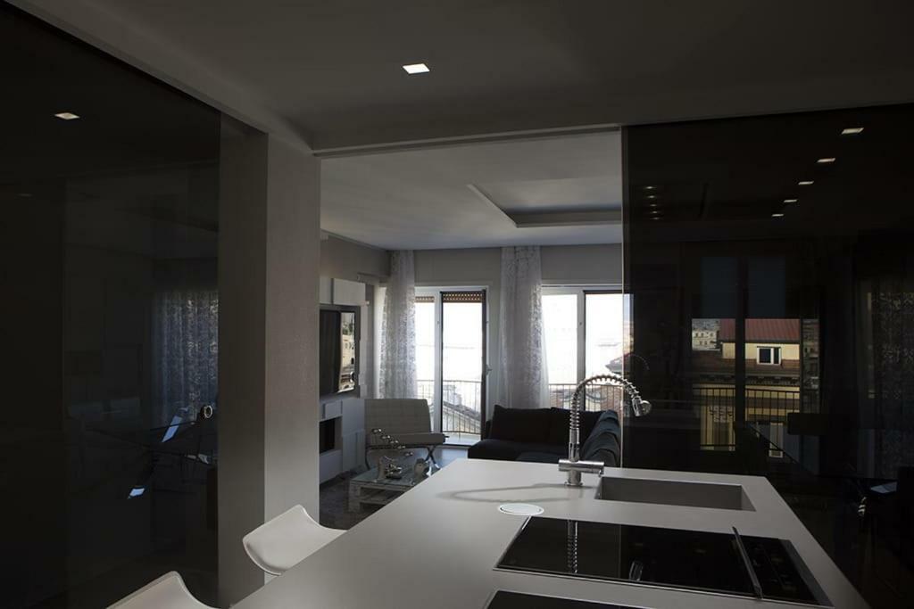 Crystal Skyline Neapolis Apartment Bagian luar foto